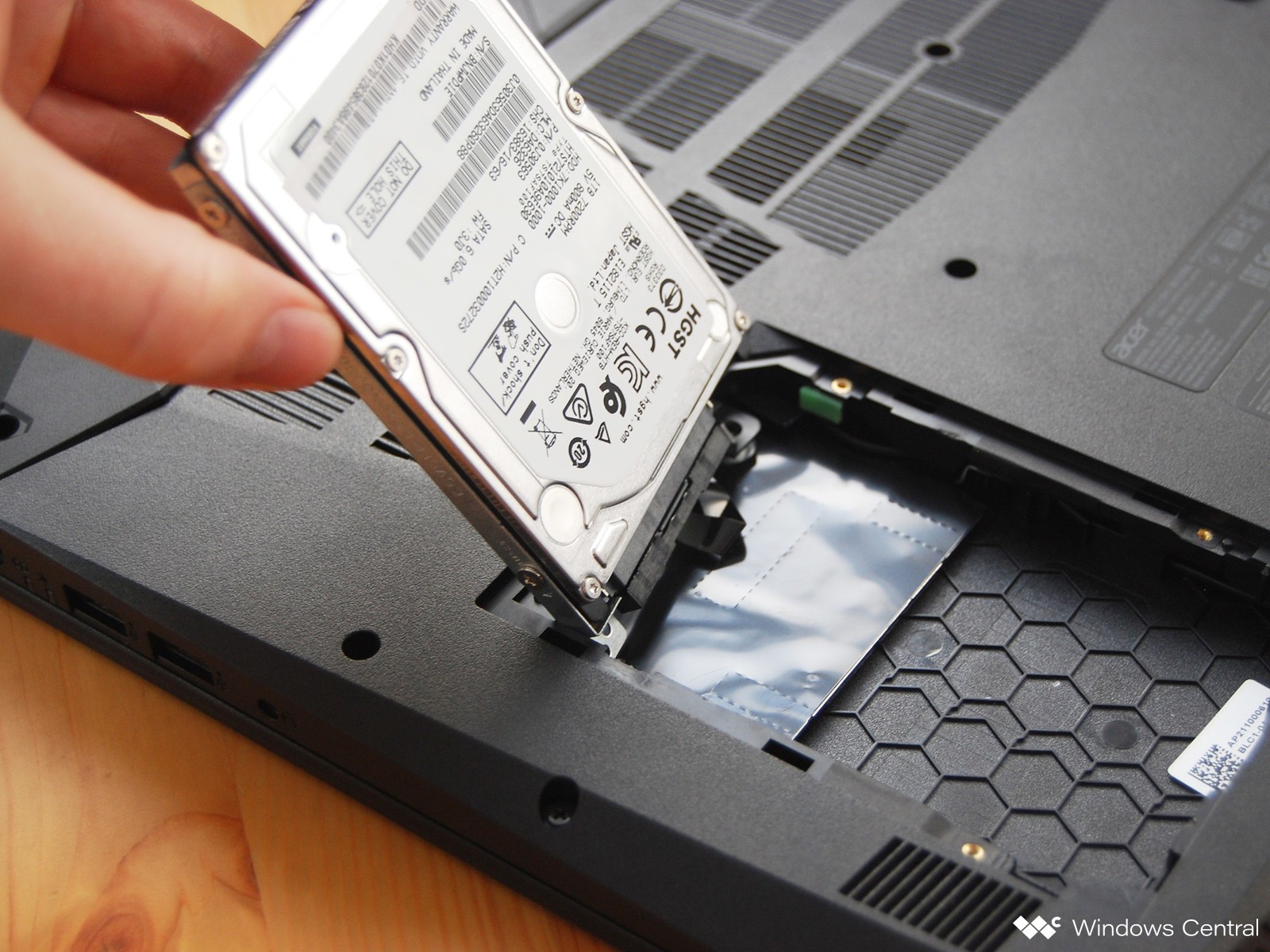 Sửa lỗi máy tính Laptop không nhận ổ cứng SSD HDD tận nơi