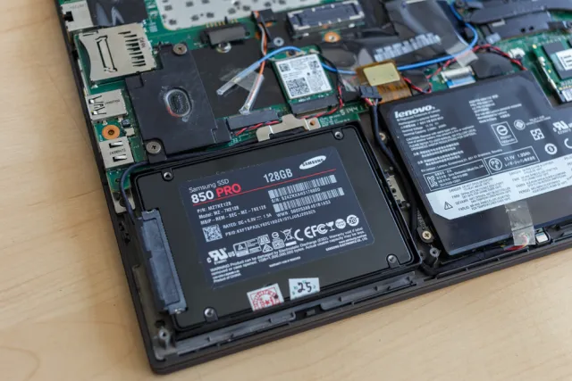 Giá thay ổ cứng SSD-HDD cho laptop Lenovo TPHCM